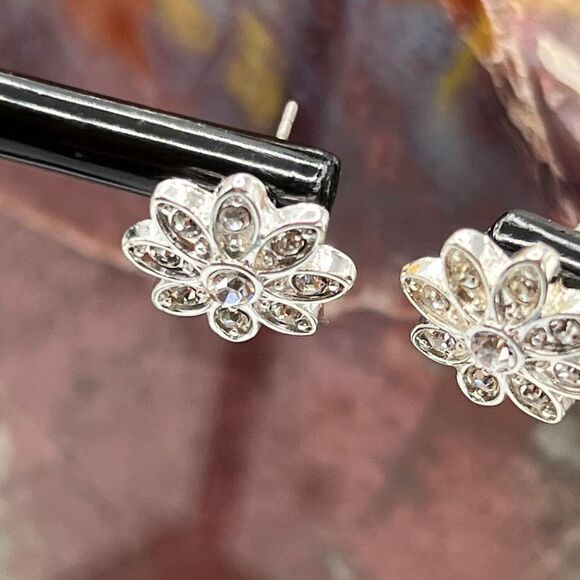 Kawaii Floral Post Swarovski Crystals Statement Earrings - Picture 11 of 14